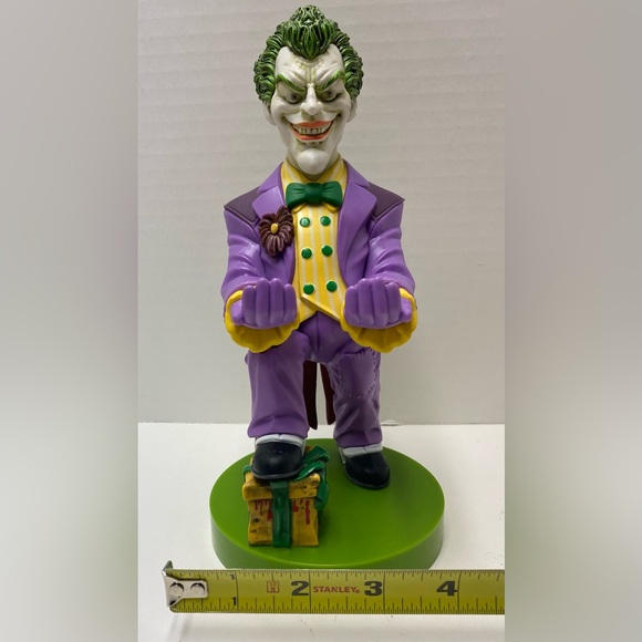 Cable Guys DC Comics The Joker Batman Statue - Controller & Phone Holder - Picture 14 of 16